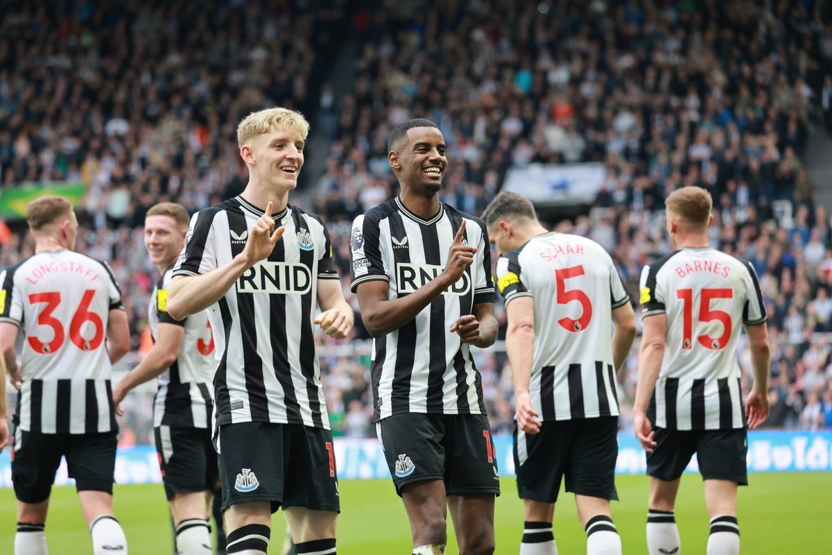 Just two lads that can't stop scoring 😍 #NUFC 📸 @iainbuist1971