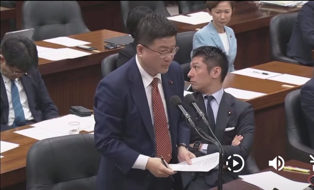 嘘みたいに毎日寝てるね🤣🤣🤣
同じ角度とポーズでサボらず居眠りお疲れ様です！
コピへかいな👁

居眠り多すぎ、ハイやり直し。

#仁木博文 
#共同親権は廃案に 
#離婚禁止制度