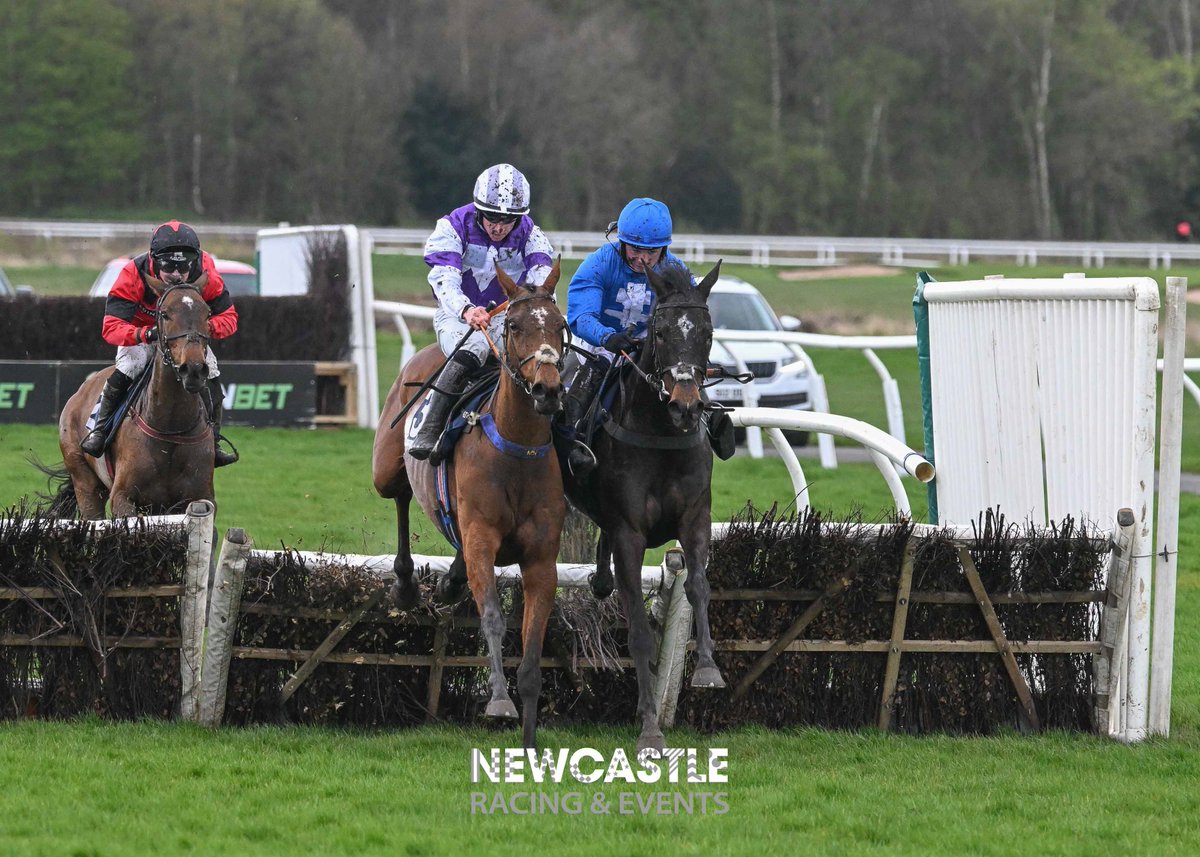 RACE 1 RESULT: quinnbet.com Conditional Jockeys' Training Series Novices' Handicap Hurdle (Part Of The REI) 🎖️Bollin Matilda Winning jockey: Dylan Johnston Winning trainer: Donald Whillans Owner: Callum Whillans 📸 @nigekirby