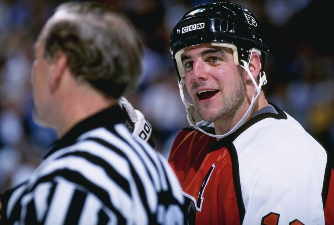 🚨Today in #Flyers History🚨 John LeClair @John_LeClair10 scored his 50th-goal of the season in 1997 & 1998! April 13th, 1997 - PHI 5, NJD 4 April 13th, 1998 - PHI 1, BUF 2 @MaherMediaCo | #PHIHeritage