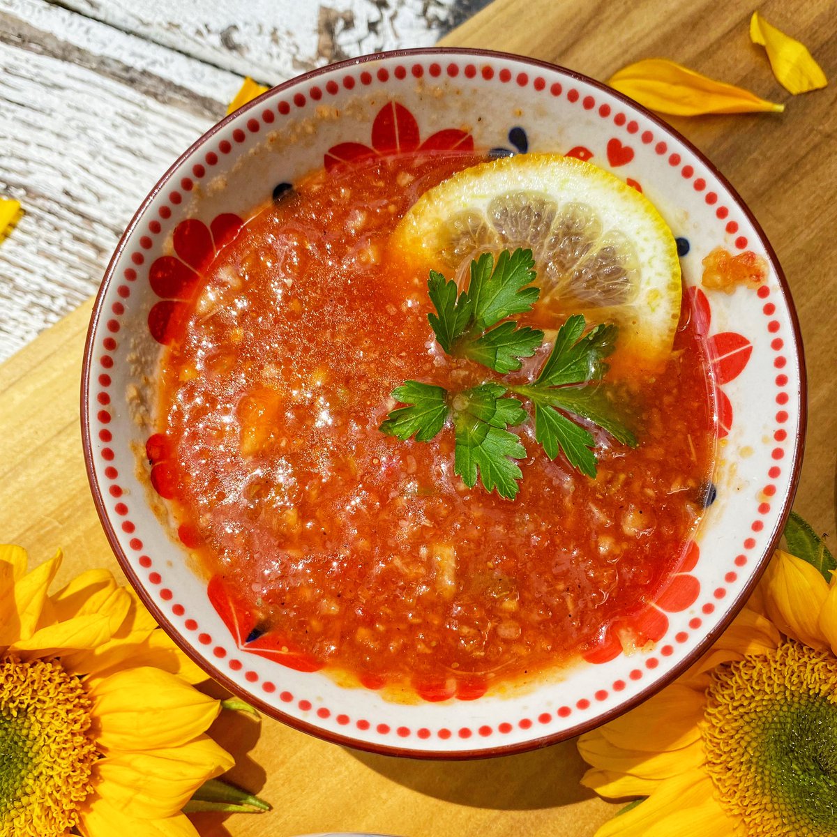 Happy Saturday! Look what’s here!! 🎉Delicious, flavor packed, refreshing gazpacho from @simplyfreshmarket. 🌱 💚 A preview of summer yumminess! We welcome you until 5pm today. #floralparkmarket