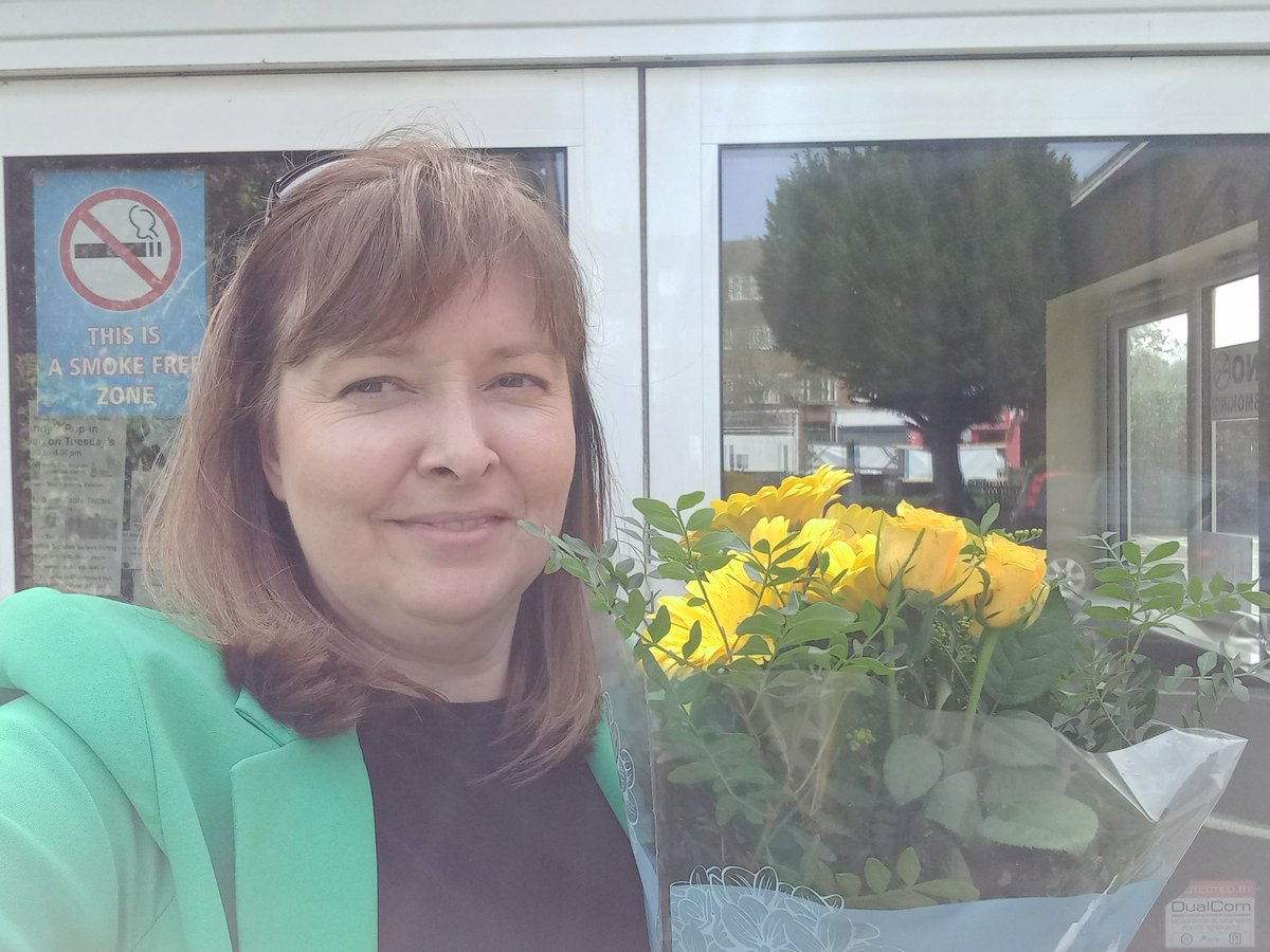 At our councillor surgery this morning I was delighted to receive flowers from a #Plaistow resident I had recently helped. So kind and generous of them to show their appreciation. @TonyMcPartlan and I are always available to assist residents. Alisa.Igoe@bromley.gov.uk