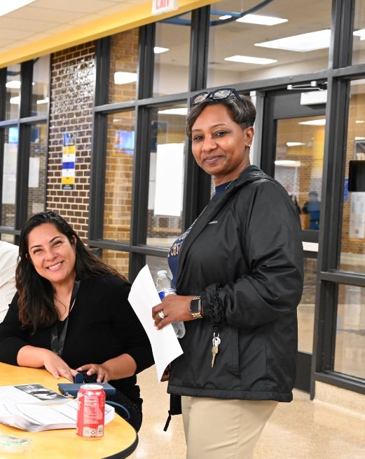 Kudos to our College Advisor Ms.Downs and CCMR Coordinator, Ms. Morataya for assisting our counselors this year. Without you two ladies we would not be able meet various goals for the Class of 2024. #Partnershipsmatter @Aldine2College @Counseling_AISD