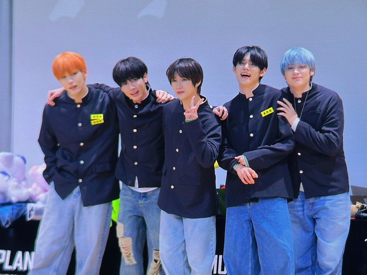 choisoobinnet's tweet photo. 내일고 3학년 4반 ♡ https://t.co/Yylz5UnIIQ