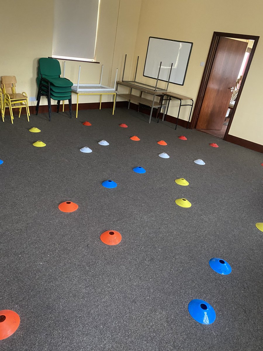The rain didn’t stop us this week in Trien National School! We had great fun playing games and practicing our skills inside!🌧️🌧️ #ConnachtCDO @StKevins @RosCoachingGAA @ConnachtGAA