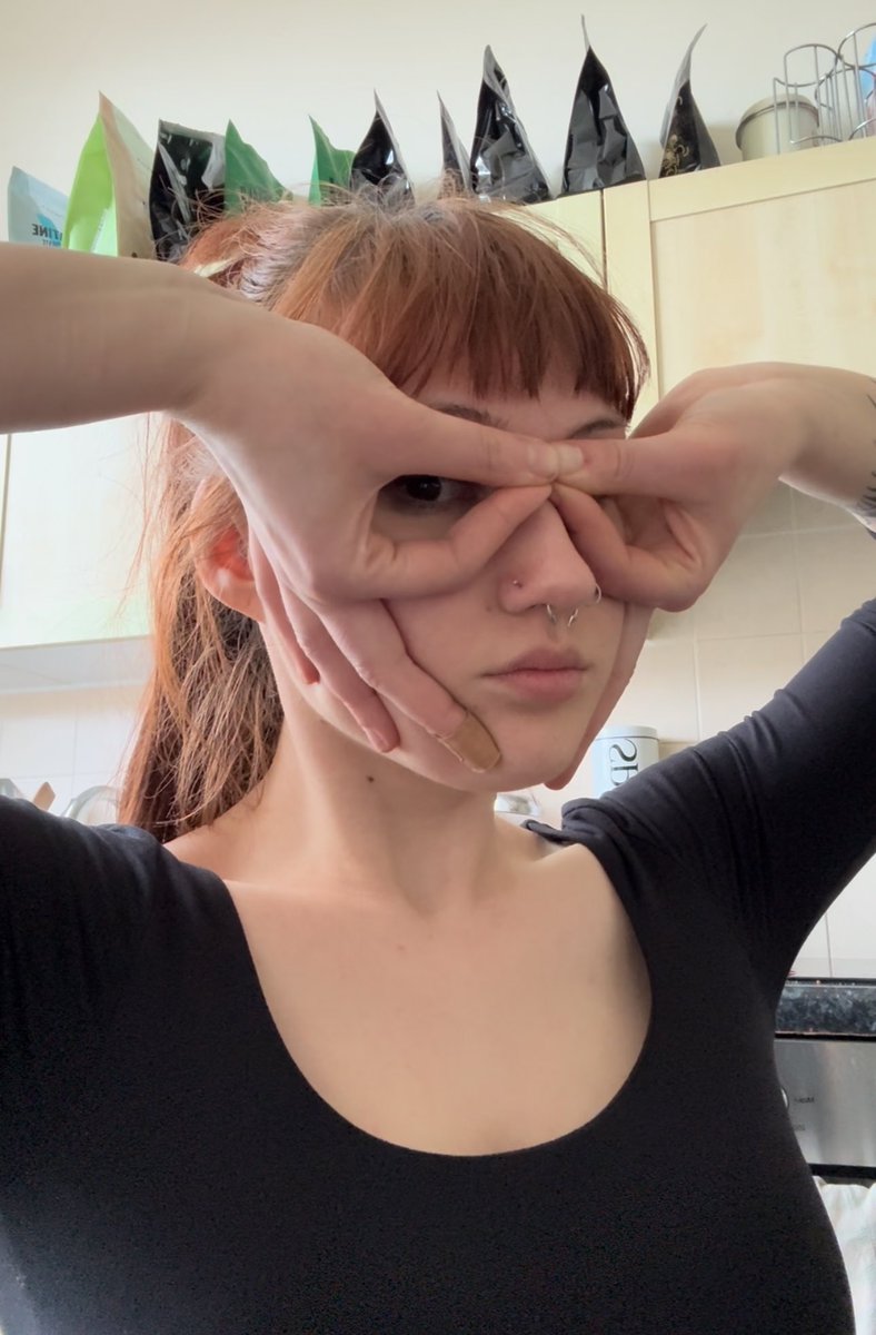 chatpileroan's tweet photo. new pit dance idea is pretending to drop your glasses and then crawling around saying “my glasses, my glasses!” and once everyone separates to try help you look for them you stand up and do this https://t.co/Qc49Zlsb7F