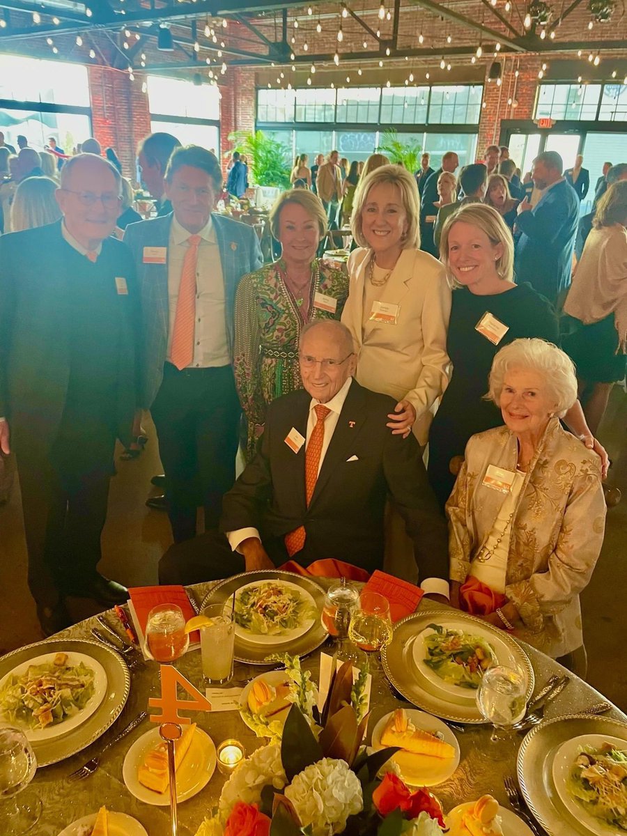 Excited to be a part of yesterday’s @UTBakerSchool ribbon cutting. It was a great opportunity to visit with students and staff about this “first of its kind” school which honors the legacy of Sen. Howard Baker.