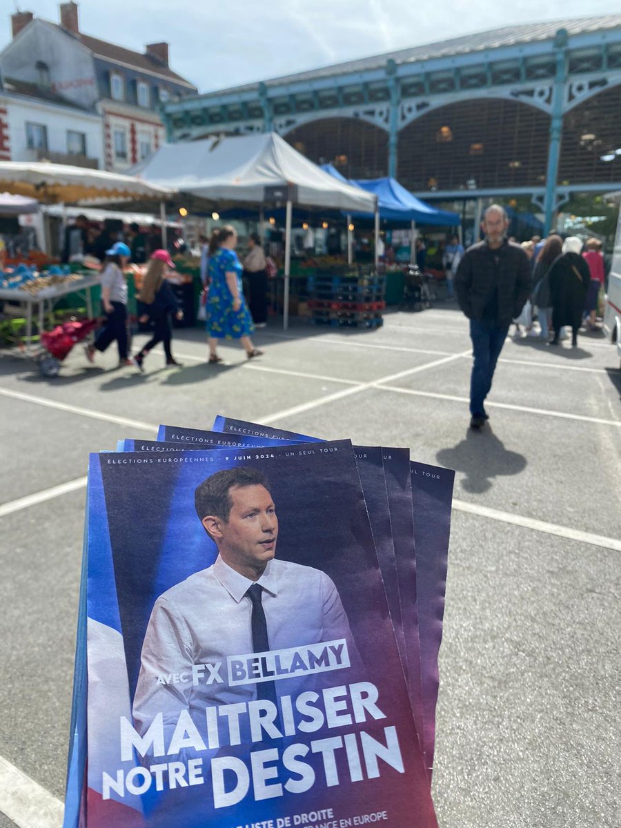 Nos militants présents (sous le soleil !) sur les marchés d'Epernay, Reims et de Châlons-en-Champagne ce matin pour vous faire découvrir le nouveau tract #AvecBellamy ! #MaitriserNotreDestin 🇨🇵🇪🇺