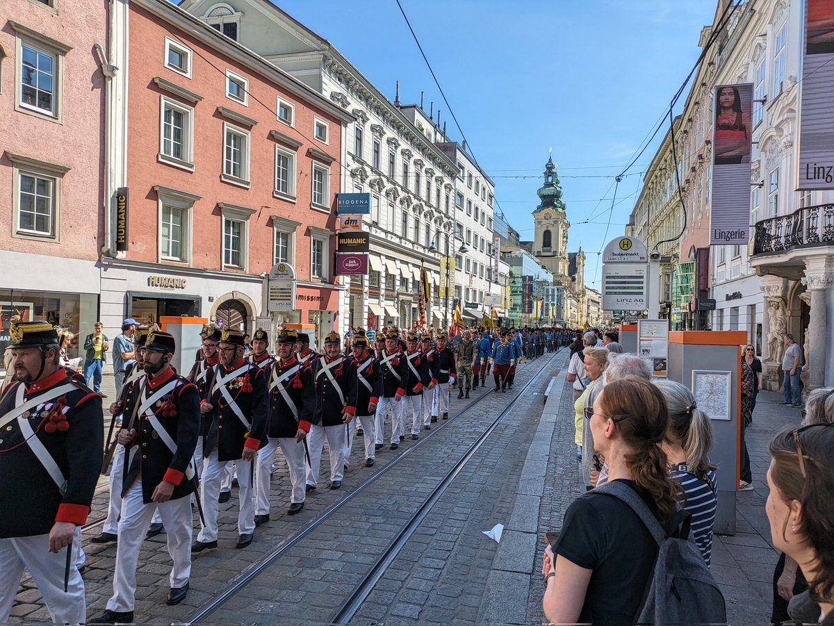 Dragoner in Linz - endlich zeigt Österreich wieder militärische Stärke