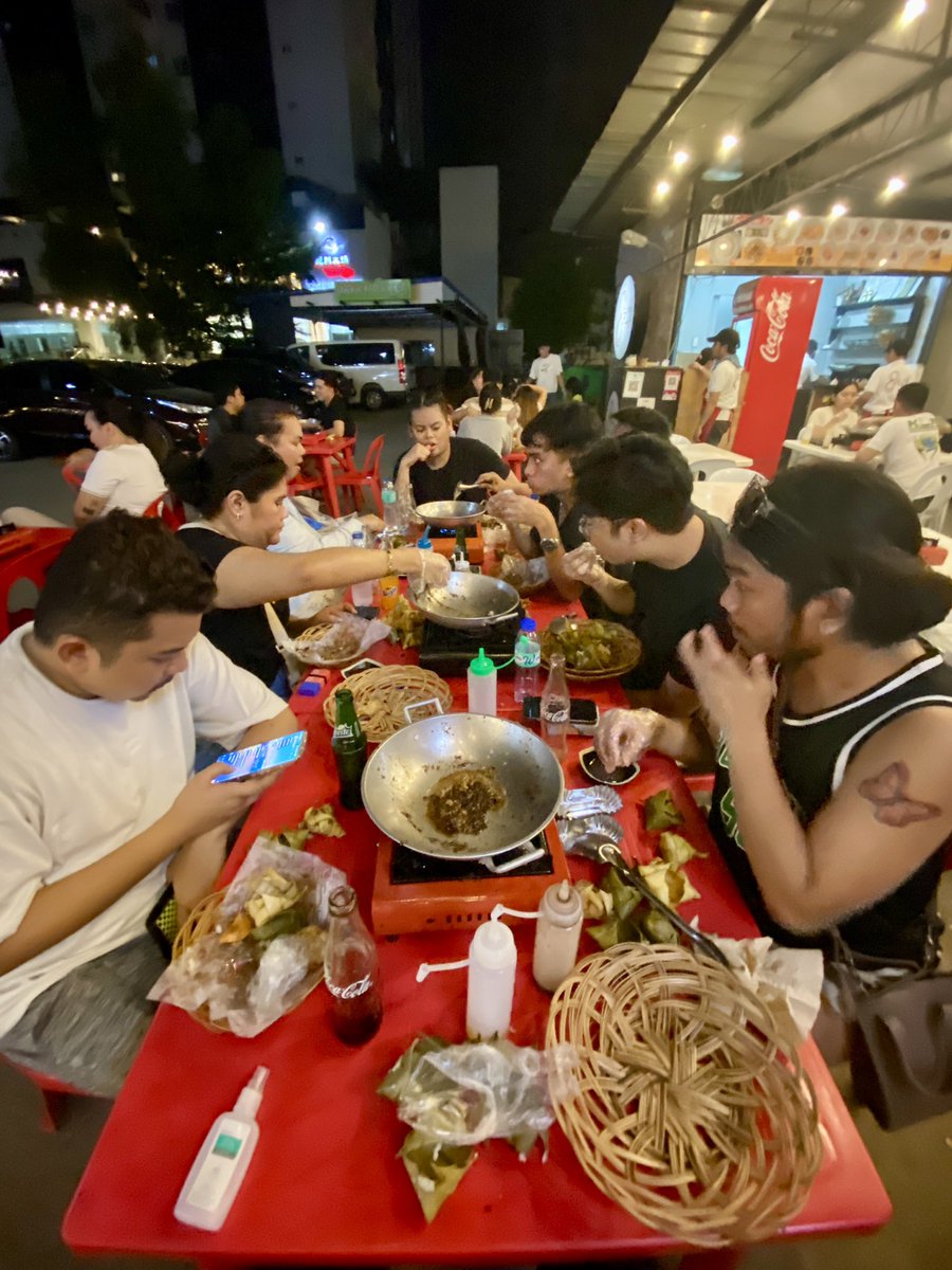 nicolepardaux's tweet photo. #CebuanaDrag queens are hungry queens 🤣 https://t.co/AZub0apcFx