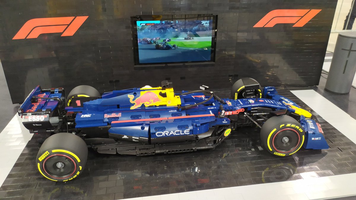 JvJean1971's tweet photo. F1 da #cremonabricks

@LauraLuthien86
@OfficialForHum @matteopittaccio @Mauro_Serafin @_Sazed @f1 @M_Dellorto @6StringsUmarell @humarius @Saetta_McQueen https://t.co/KvaXWSVf2S