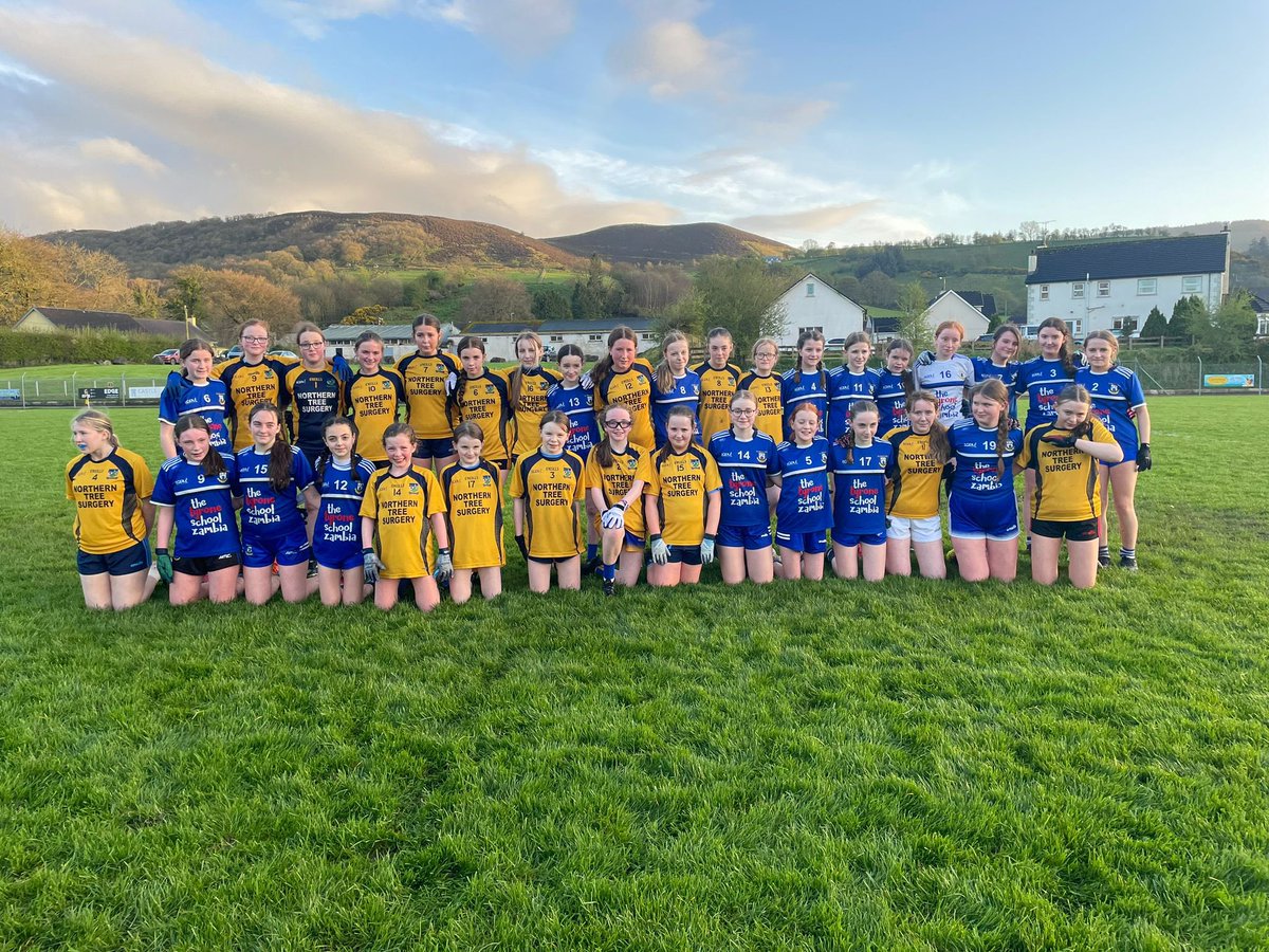 Our U14 girls hosted Dromore GFC on Friday evening in a well contested challenge game ahead of their league campaign. Maith thú girls! 🔵🟡

@Gleann_Eallaigh