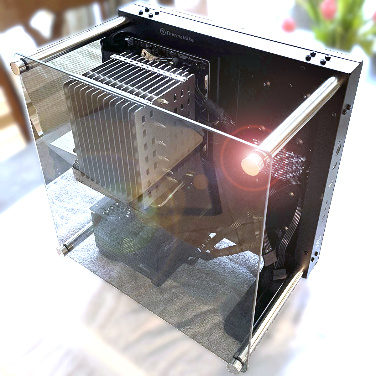 The best case for passive cooling is now $99.99 amazon.com/Thermaltake-Te…