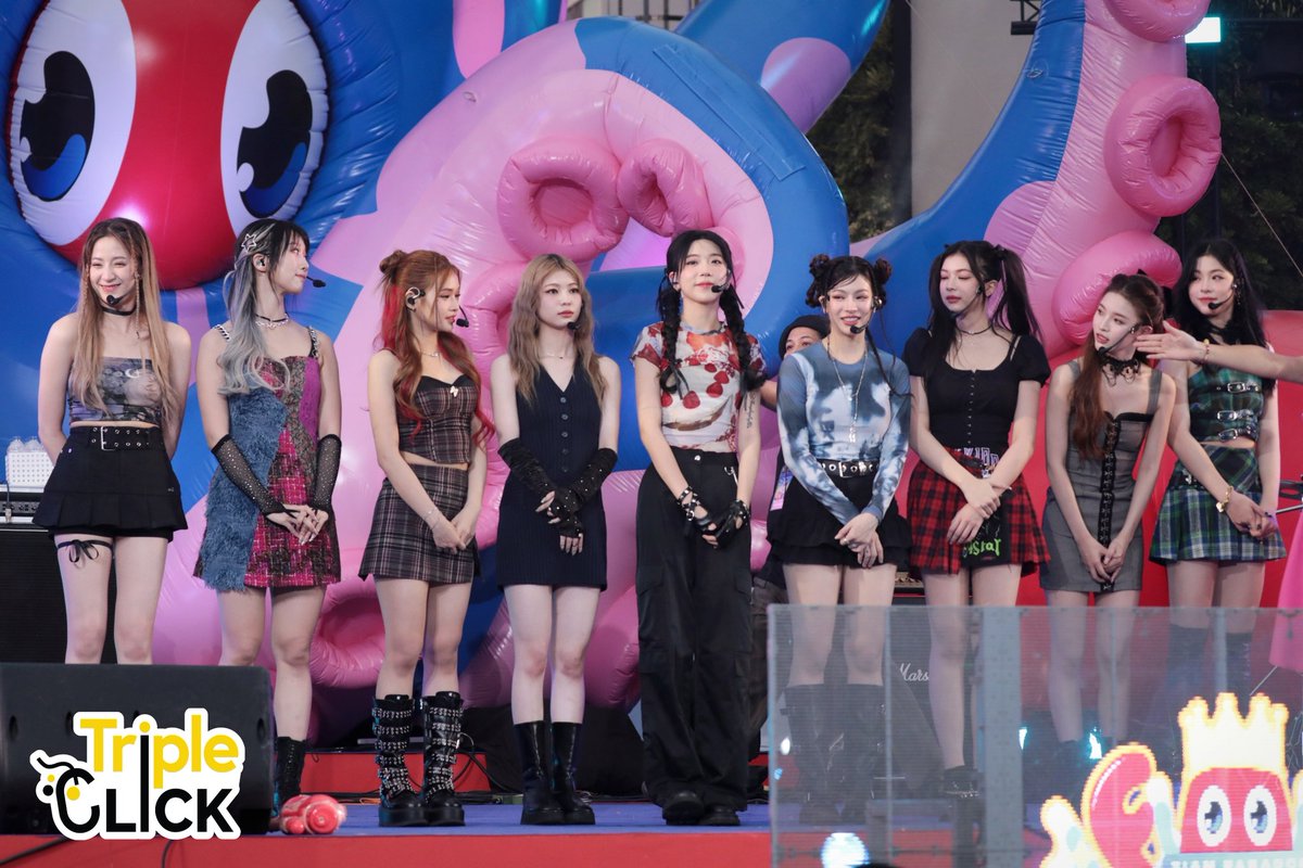 สาวๆ #Gen1es ในงาน Siam Paragon Ultrasonic Water Festival 2024 “Songkran Lobster Wonderland by Philip Colbert
#SiamParagonxGen1es #WaterFestival2024xGen1es  #QiaoYiYu #Ruan #Pailiu #YeanPapitchaya #Elyn #Wangke #Xueyao #OuyangDidi #EmmaZhu