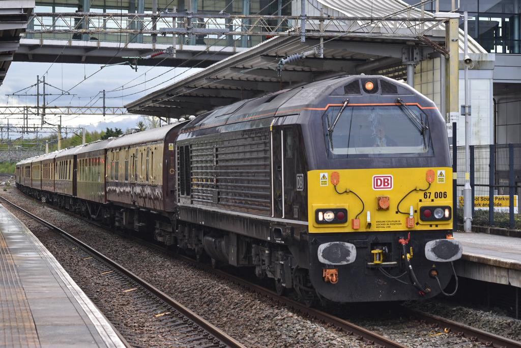 The fanciest way to the Grand National 67006 leads a Pullman charter from London Victoria into Liverpool South Parkway