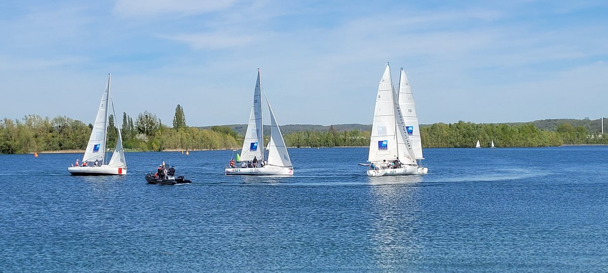 CvsaeOrg's tweet image. Encore un beau week-end de régate à Bedanne. Du vent, du soleil, de nombreux concurrents pour un plateau relevé.
#cich Organisation @CvsaeOrg