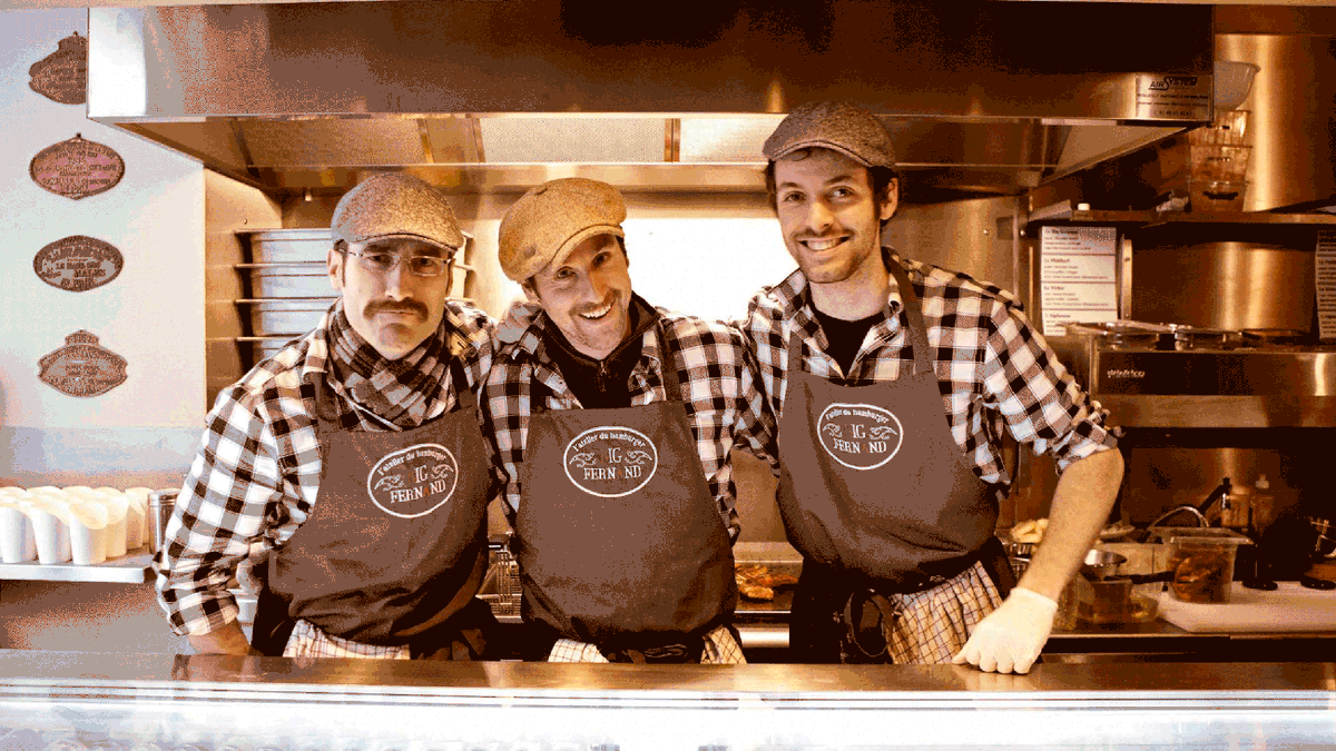qulbut0ke's tweet photo. "Tu veux des frites? Ah non nous on sert pas ce genre de produits ici désolé, ici on sert des Fernandines 😉, c'est des pommes de terres découpées en bâtonnets et cuites dans l'huile avec un peu de sel" https://t.co/0MtfyIEl2V