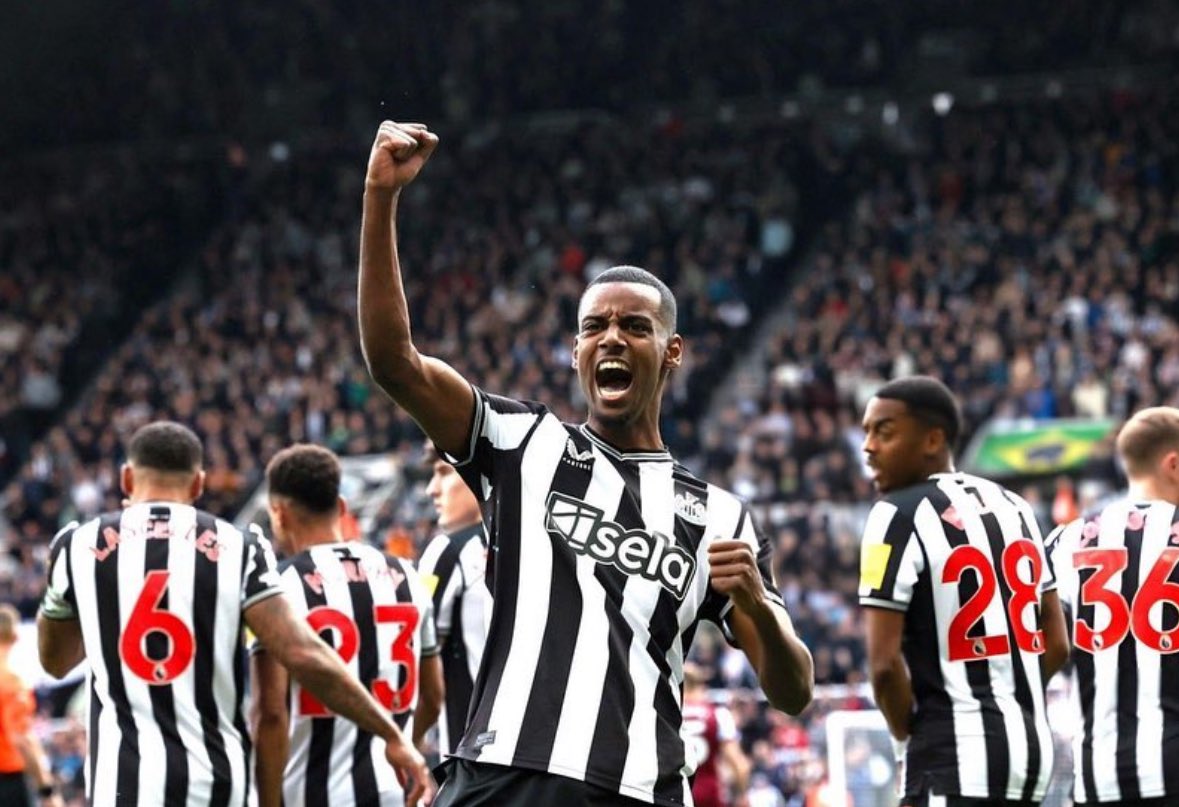 ⚫️⚪️ Alexander Isak has scored 7 goals and provided one assist in the last 6 games.

12 goals in his 12 home appearances for #NUFC.

21 goals in all competitions.

On fire. ✨🇸🇪