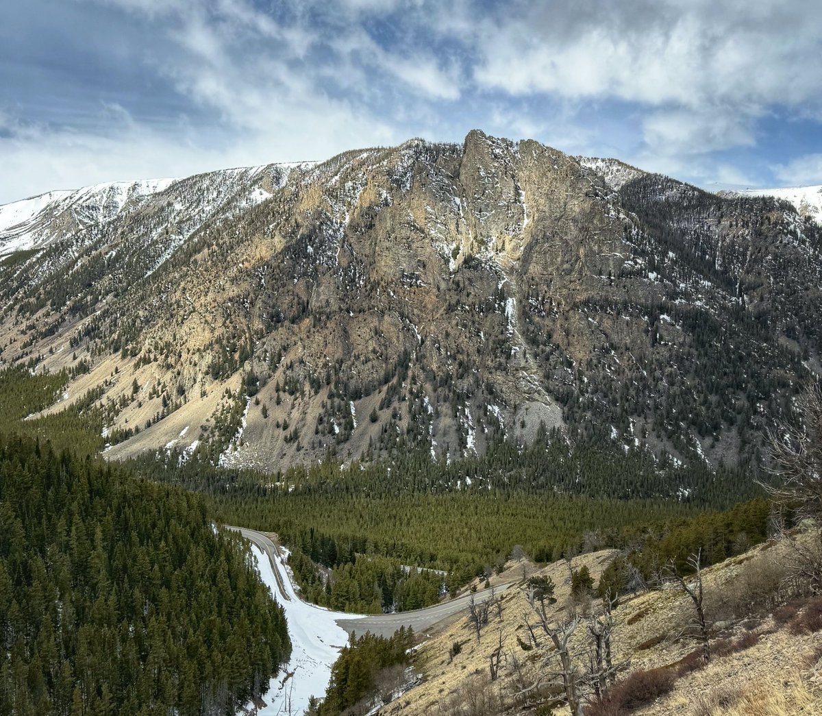 Hiking up the (still closed for the winter season) Beartooth Hwy this week 🏔️#photography