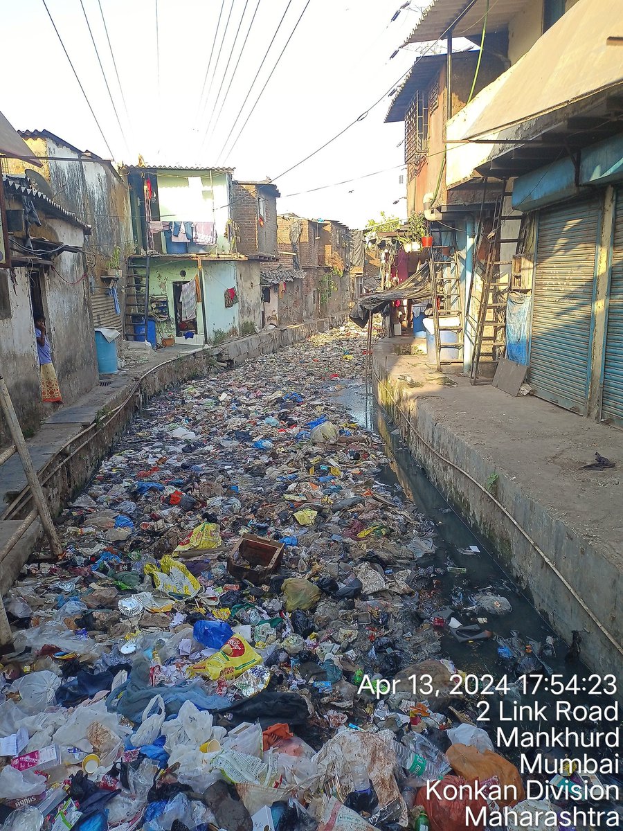 sunilja26300004's tweet photo. विश्व की सबसे बड़ी @mybmc है,पर नजर उतनी कमजोर,@mybmcWardMW के अधिकारियों को dr babasaheb nagar, PMGP colony,mankhurd Mumbai-400043 में कचरा दिखाता है या नहीं? कृपया साफ सफाई करवाए लोगो को उससे होनेवाले बीमारी से बचाए।@mybmcSWM @BBCHindi @TV9Marathi @CMOMaharashtra @PMOIndia https://t.co/luRHOYkyFP