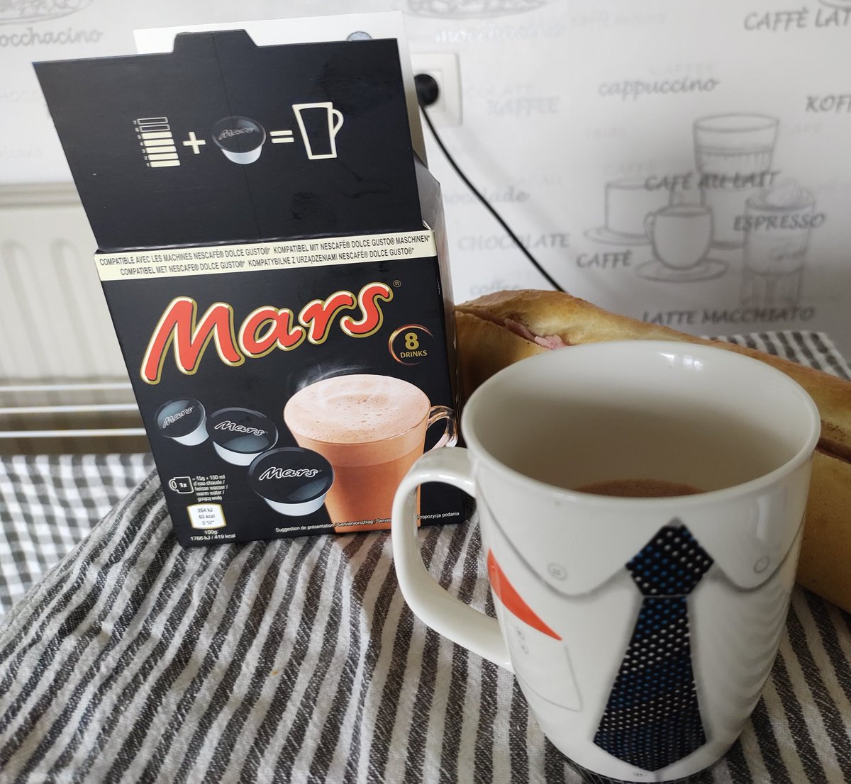 postbus88's tweet image. Whoever came up with the idea of drinkable Mars should receive a medal and consecutively be locked up.
#SoGood but #VeryAddictive