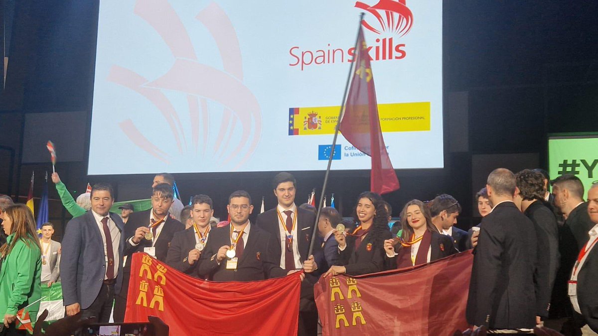 La #RegióndeMurcia obtiene un triunfo histórico en #Spainskills2024. Mi más sincera enhorabuena a los ganadores, a todos los alumnos participantes y los profesores tutores. ¡Sois un orgullo para la #FP y la #Educación en nuestra Región!