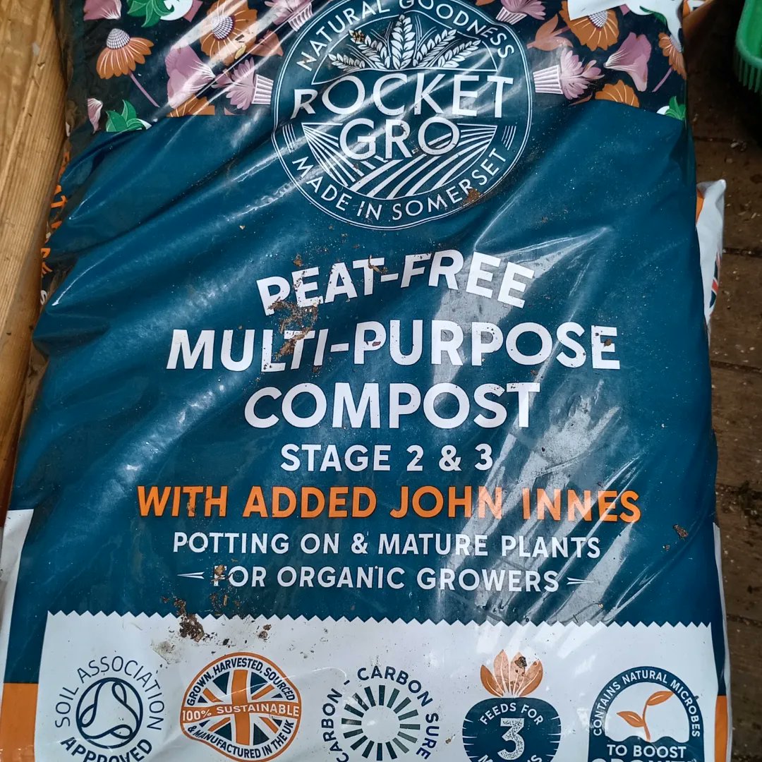 ngsgardenhook's tweet photo. Just sorting the donated hanging baskets #recycle #refuse ready to plant up in a couple of weeks with the @HookGClub fundraising tumbling tomatoes. They'll be for sale at the Fundraising stall at NGS Open Garden Event May Thank you a
#RocketGro for the #peatfreecompost donation. https://t.co/ZhC3nnX3Ok