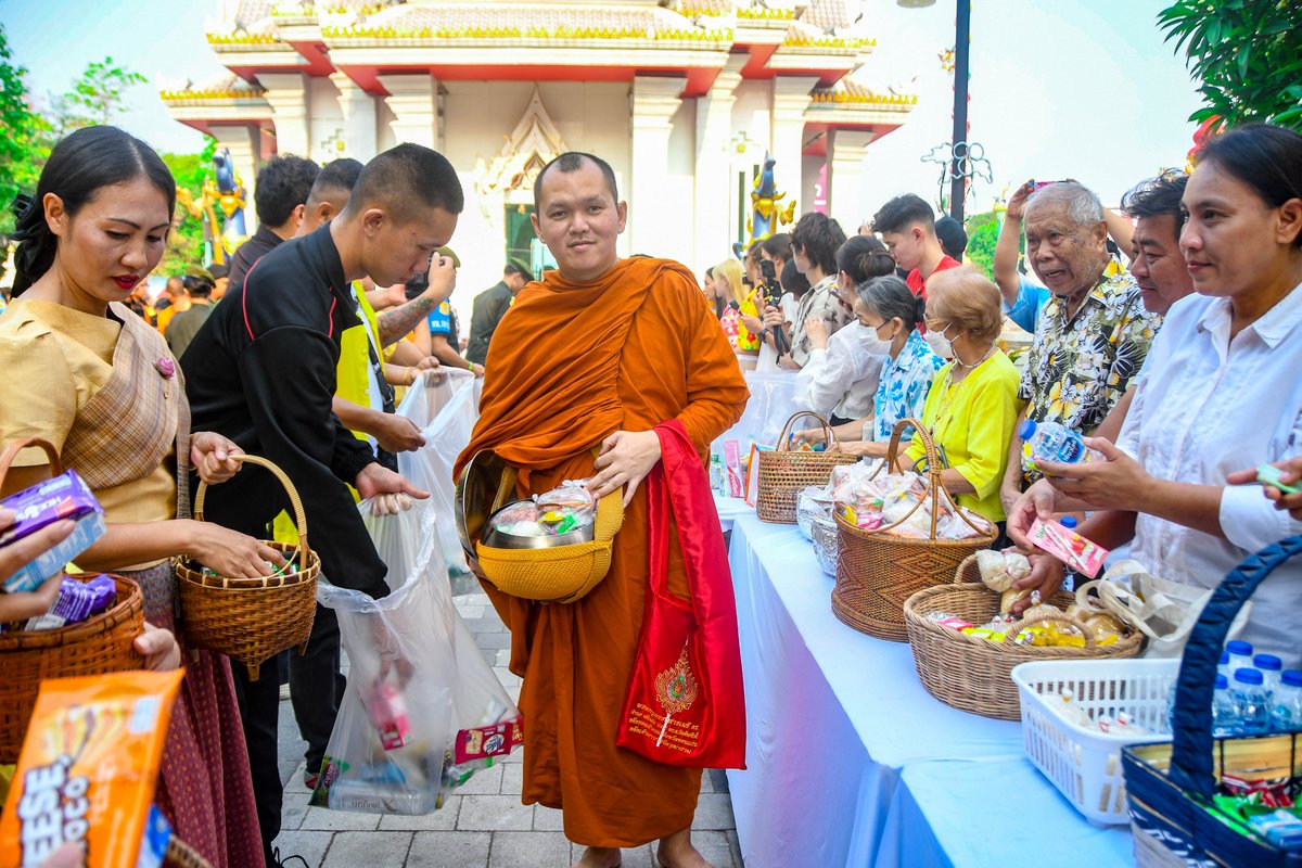 ร.8 จัดกำลังพลของหน่วยสนับสนุนในพิธีทำบุญตักบาตรเนื่องในเทศกาลสงกรานต์ ปี 2567
*****************

กรทหารราบที่ 8 ค่ายสีหราชเดโชไชย จัดของหน่วยช่วยสนับสนุนเทศบาลนครขอนแก่น ในการจัดพิธีทำบุญตักบาตรเนื่องในวันมหาสงกรานต์