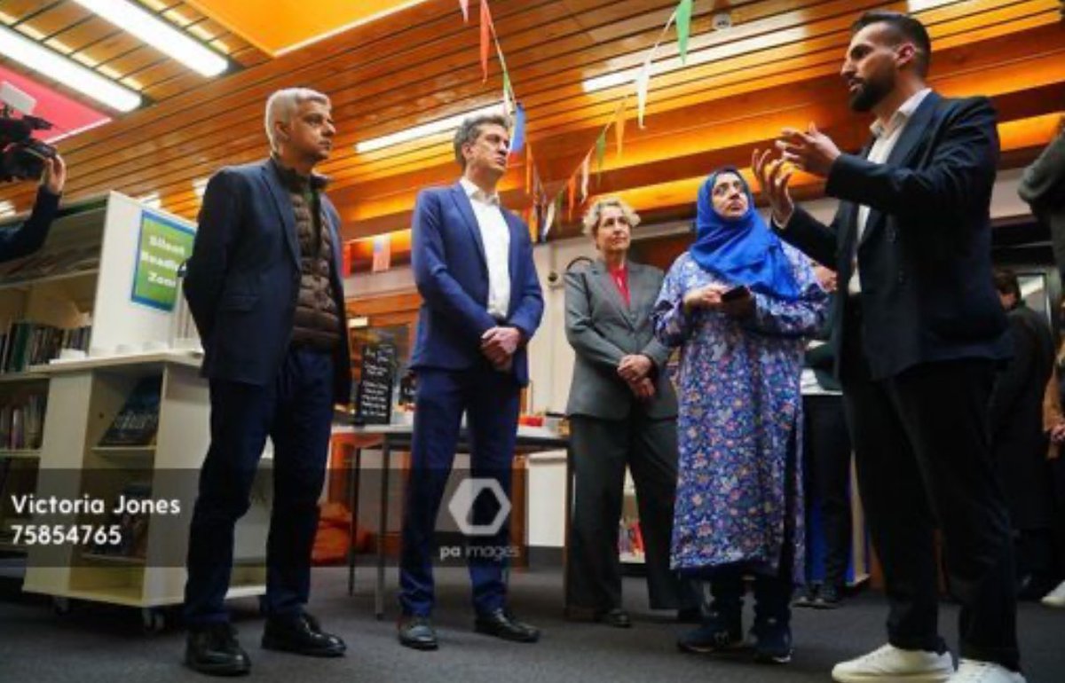 It was an honour to welcome <a href="/SadiqKhan/">Sadiq Khan</a> &amp; <a href="/Ed_Miliband/">Ed Miliband</a> to Stoke Newington School to showcase the impact of Hackney’s pioneering Community Energy Fund that’s cutting energy bills for our schools. 

Hackney has become a beacon for clean, green energy in London and the UK ⚡️