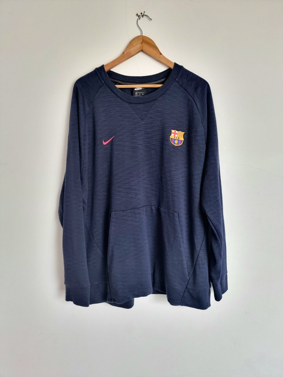 We've just updated the site to include a specific collection for Hoodies & Sweatshirts. 4 more to be added in our Sunday drop tomorrow 👍 grannysfootballstore.com/collections/ho…