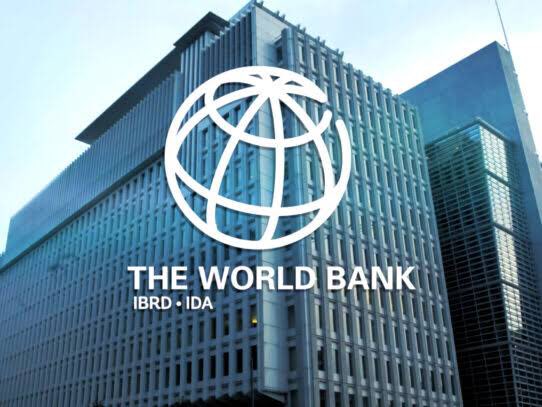 ÇOK KISA ÖZET Dünya Bankası, İkinci Dünya Savaşı sonrası tek küresel güç olan ABD’nin çıkarlarına çalışan küresel ekonomik sistemi oluşturabilmek için, IMF ile birlikte 1944 yılında ABD’nin Bretton Woods kasabasında kurulmuştur. DB, “yapısal uyum” adı altında proje kredisi…