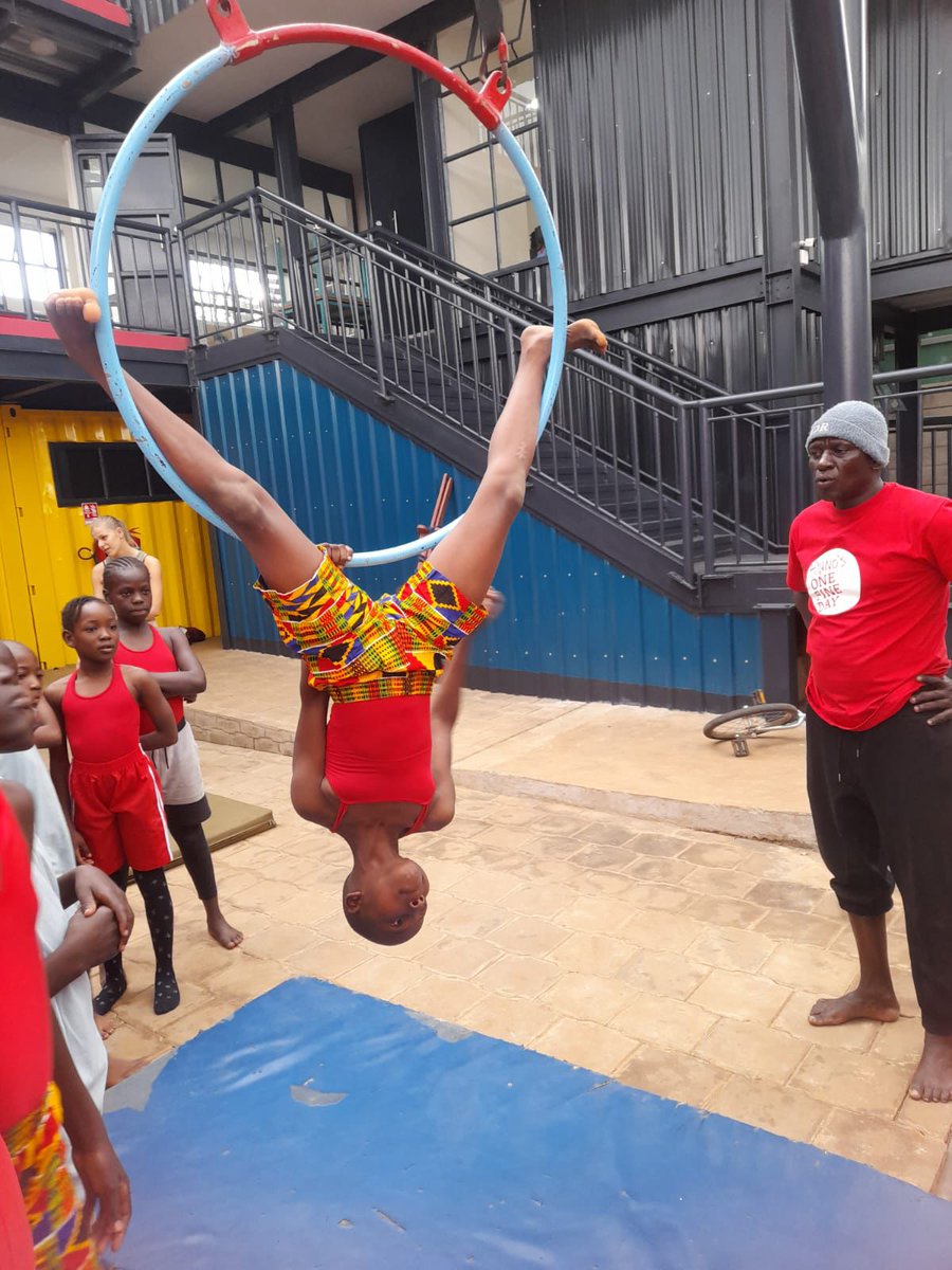 #stiltwalking & #thehoop are amazing skills to acquire, especially for children!We are excited that we have more students signed up for #stiltwalking & #thehoop #samu & #Irush keep up the good work with the children #artsisfun #circus #newspace #empoweringthrougharts