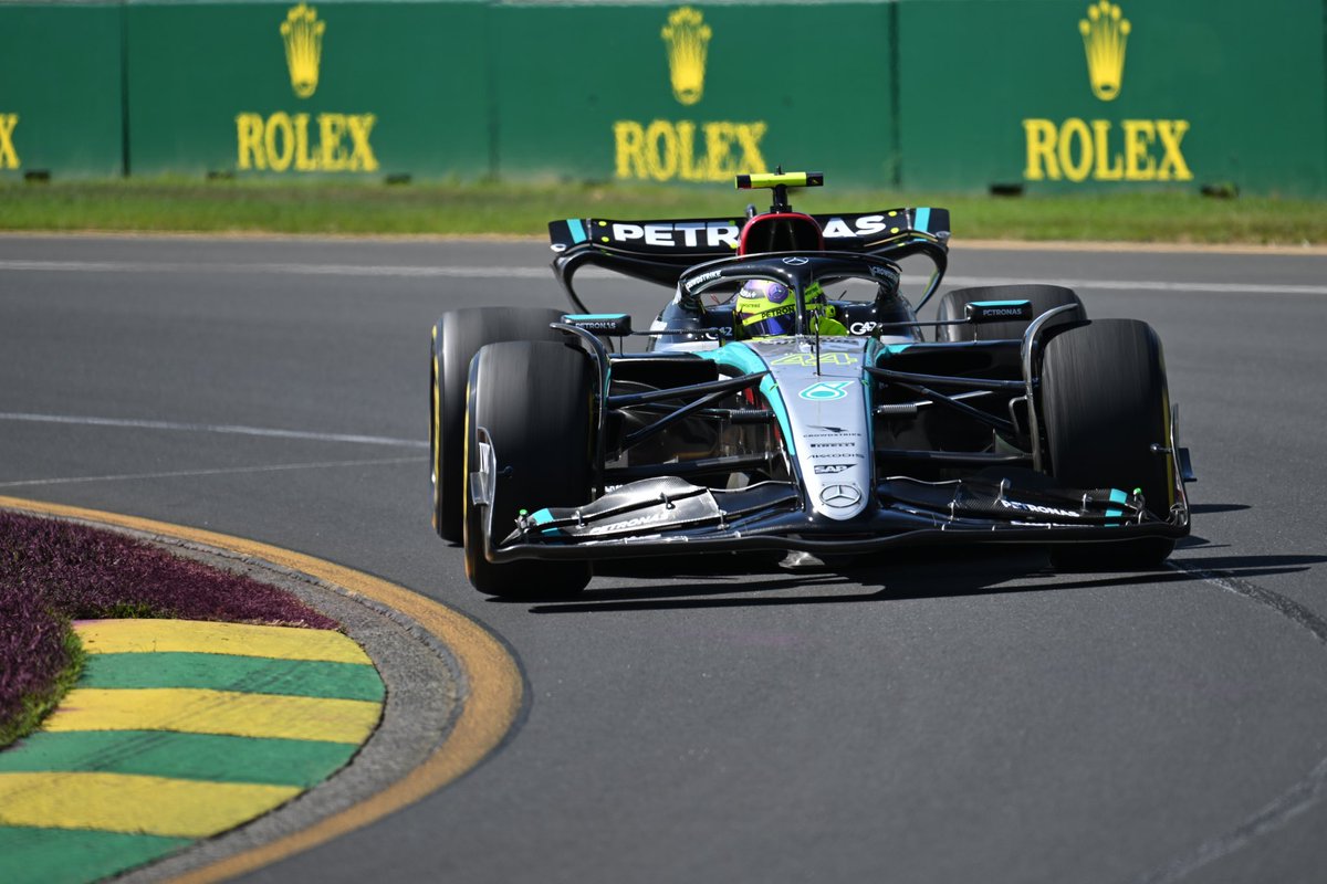 🎤 Lewis Hamilton: ‘‘Avustralya’nın her zaman takvimin en iyi ilk yarışı olduğunu düşünüyordum, o yüzden yarışın yeniden takvimin başına konması beni çok mutlu etti. Beni F1’deki ilk zamanlarıma götürdü.’’