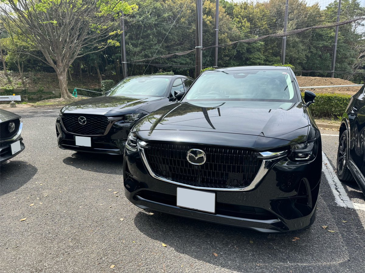 ChannnelShow's tweet photo. 濃色車限定オフ会楽しかったー！
花粉に負けず皆さん車ピカピカでした✨

オフ会は年齢、性別問わず共通の趣味で盛り上がれるので楽しいですね♪

CX-60のブラック2台は迫力ヤバすぎました😆

#オフ会 
#MAZDA
#おいでよちくわさん https://t.co/c9H9gkkVKi