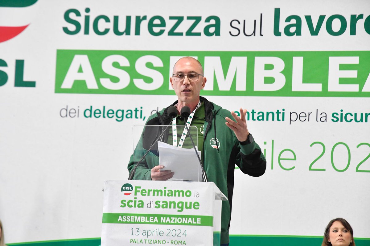 FilcaCisl's tweet photo. Assemblea nazionale #Cisl sulla #sicurezzalavoro, intervento di Danilo Angelucci, Rlst della Filca di #Roma: "#Prevenzione e #formazione sono gli strumenti per garantire la sicurezza nei #cantieri. Il ruolo del sistema bilaterale resta fondamentale per la qualità del #lavoro". https://t.co/psqZnFTzX9