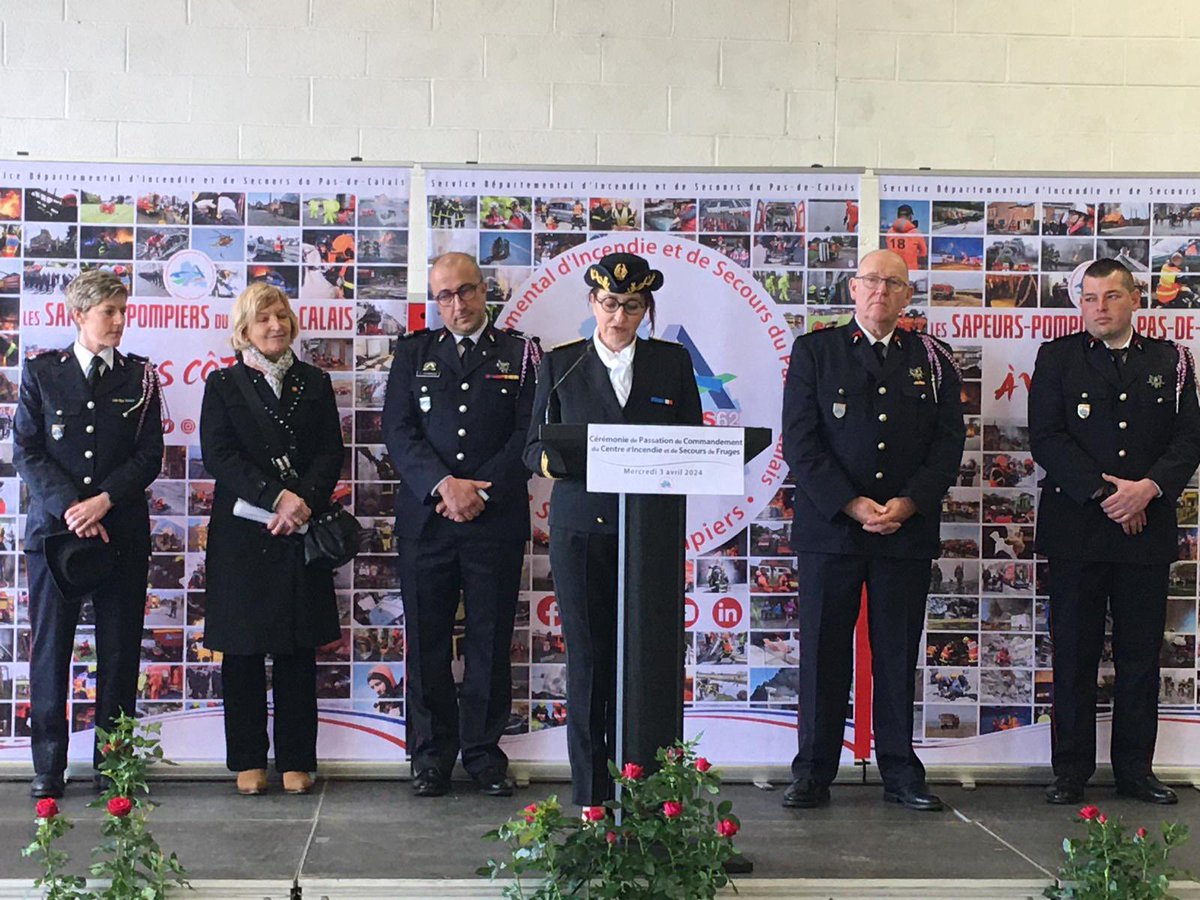 Prefet62's tweet photo. #RetourEnImages 📸 @sdis62
Isabelle Fradin-Thirode, sous-préfète de l’arrondissement de Montreuil-sur-Mer, a présidé mercredi 3 avril la cérémonie de passation de commandement du centre d’incendie et de secours de #Fruges.
Félicitations à la lieutenante Laëtitia Dezitter 👏. https://t.co/X2UfYgjHJy