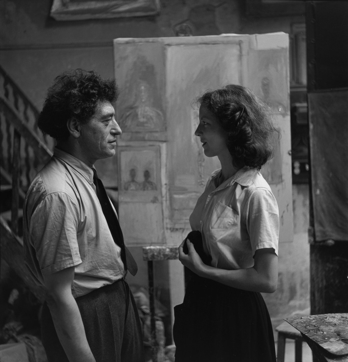 Annette e Alberto Giacometti in atelier nel 1951. #Giacometti #Arm #AlbertoGiacometti #AnnetteArm