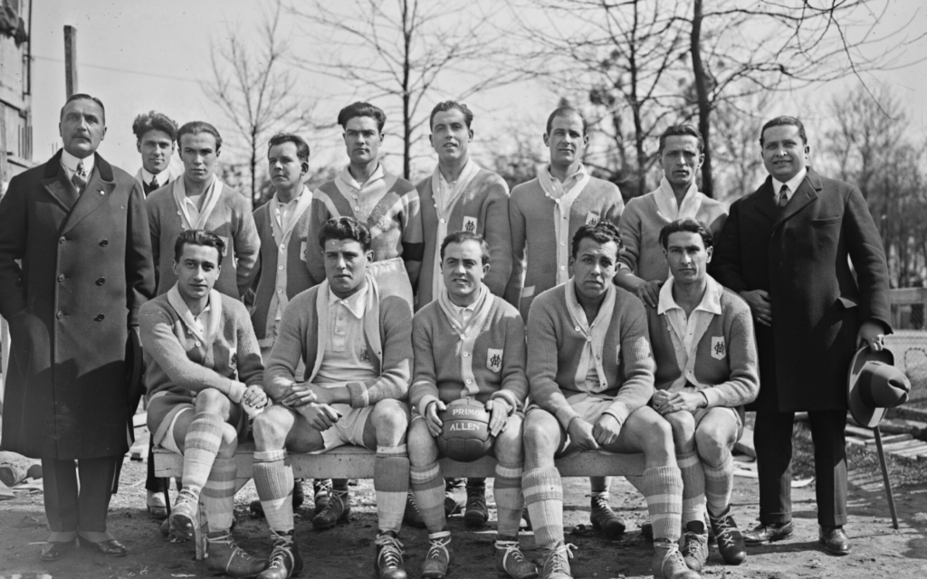 𝗖̧𝗮 𝘀'𝗲𝘀𝘁 𝗽𝗮𝘀𝘀𝗲́ 𝘂𝗻 𝟭𝟯 𝗮𝘃𝗿𝗶𝗹...✨ Il y a 100 ans jour pour jour, l'OM remportait la 1re Coupe de France de son histoire. 🏆🇫🇷 Les Marseillais avaient battu Sète en prolongations (3-2) devant 30 000 personnes au Stade Pershing à Paris.