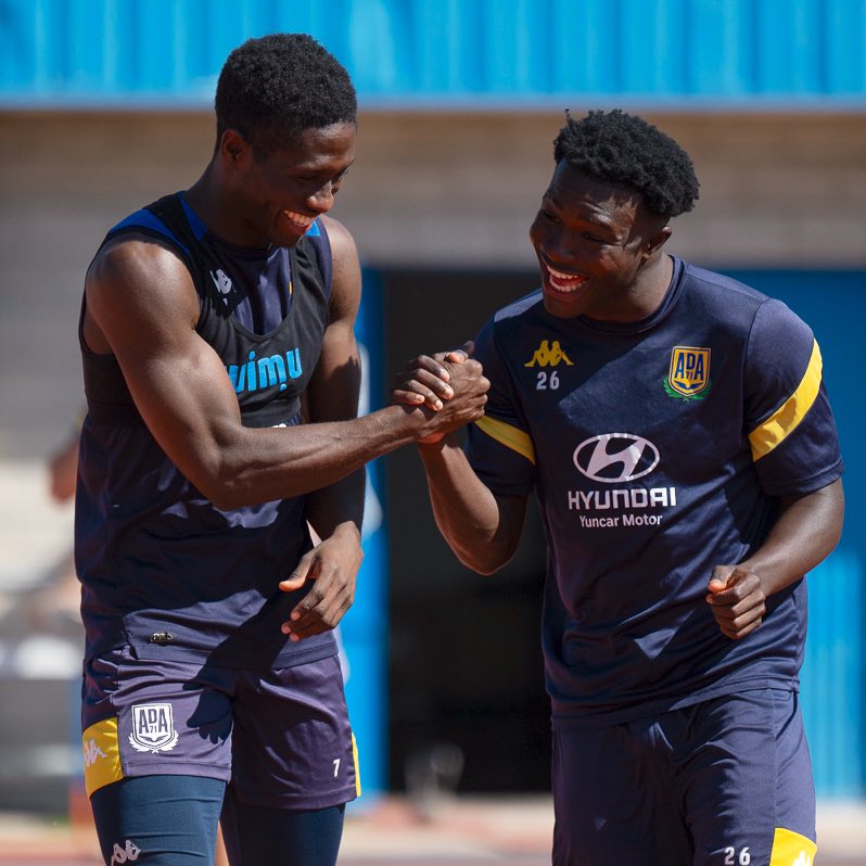 AD_Alcorcon's tweet photo. ¡A entrenar! 😍😁 https://t.co/EeH4oKy29a