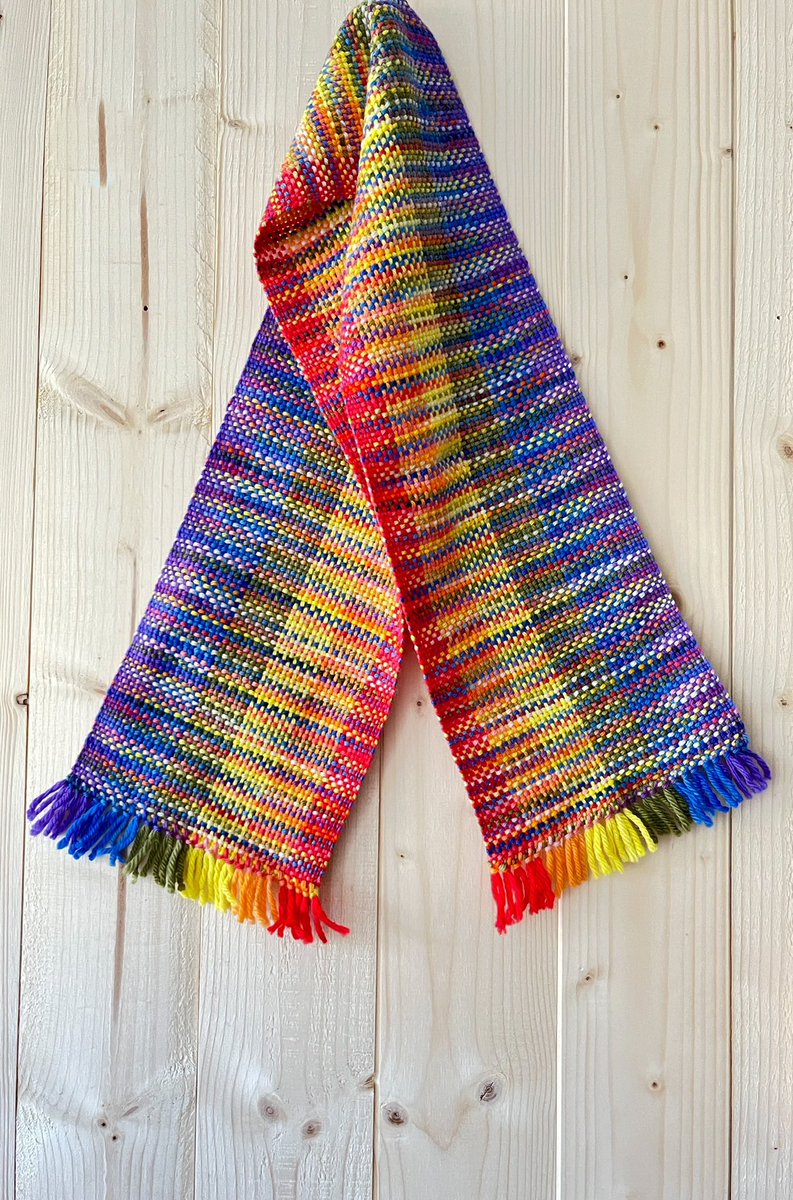 A neckwarmer in Rainbow shades adds a burst of colour to your outfit.

Perfect for changeable weather or overboard aircon in a range of fibres & weights for all seasons.

#rainbows #neckwarmer #britishwool #notitchy