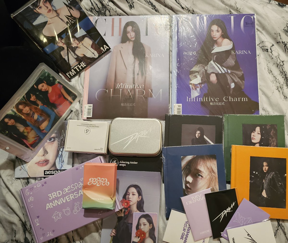 Charmz740's tweet photo. Thank you once again @ThePerfFanGO
It's always a fun surprise seeing which aespa or SM GG merch is delivered each time ๐
#TPF_FB #aespa #KARINA https://t.co/TpPMUGf1r3