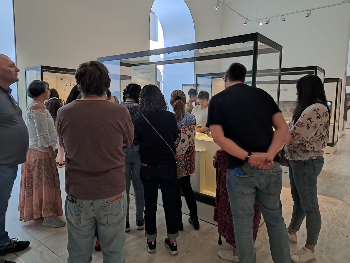Alumnos del <a href="/CepaLasRosas/">Cepa Las Rosas</a> visitando el <a href="/MANArqueologico/">Museo Arqueológico Nacional</a> en una tarde inolvidable. 🏛🛖🏔⏳️