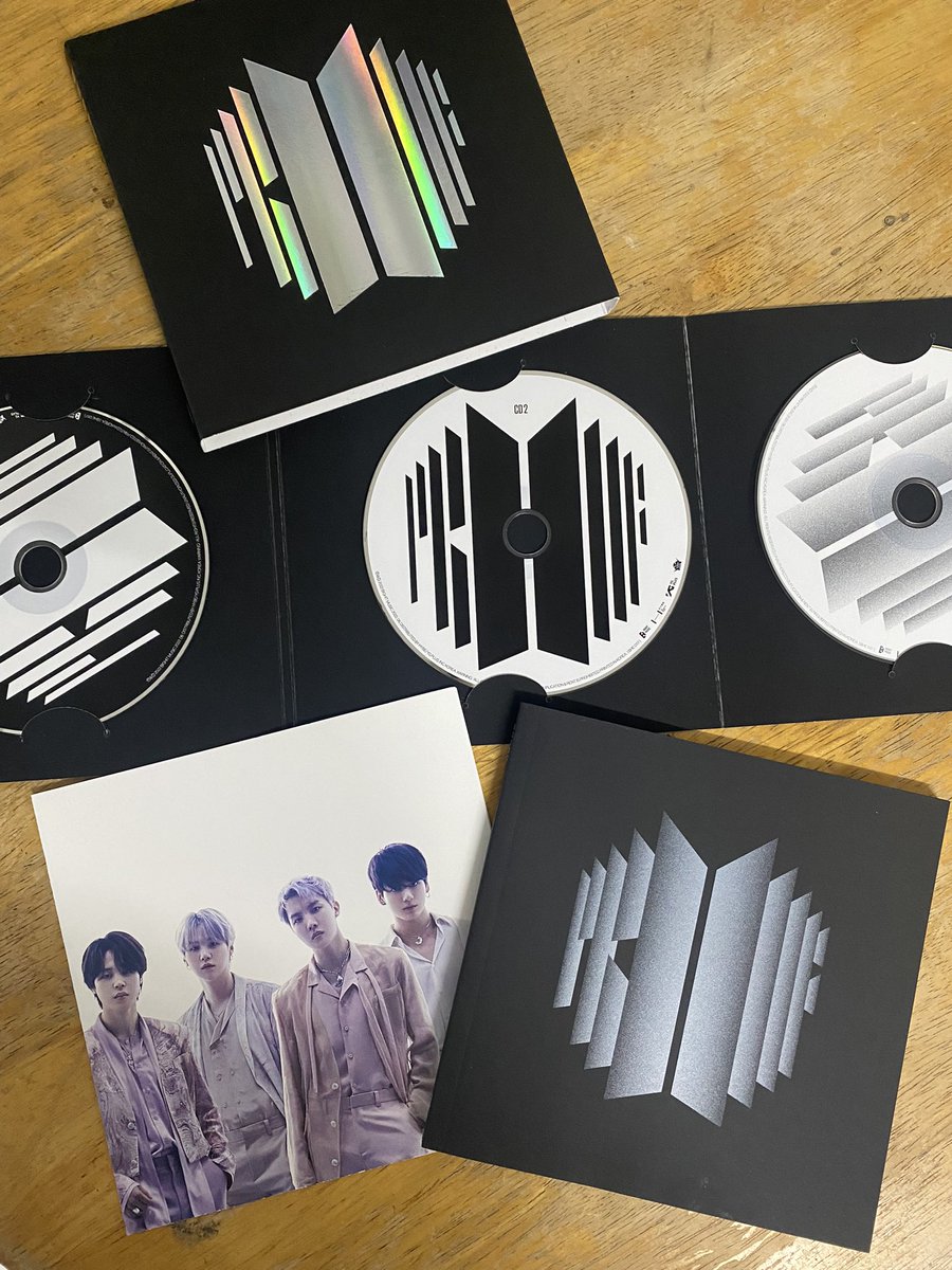 lf_koo's tweet photo. album inclusions: https://t.co/ExKo6K7Cz1