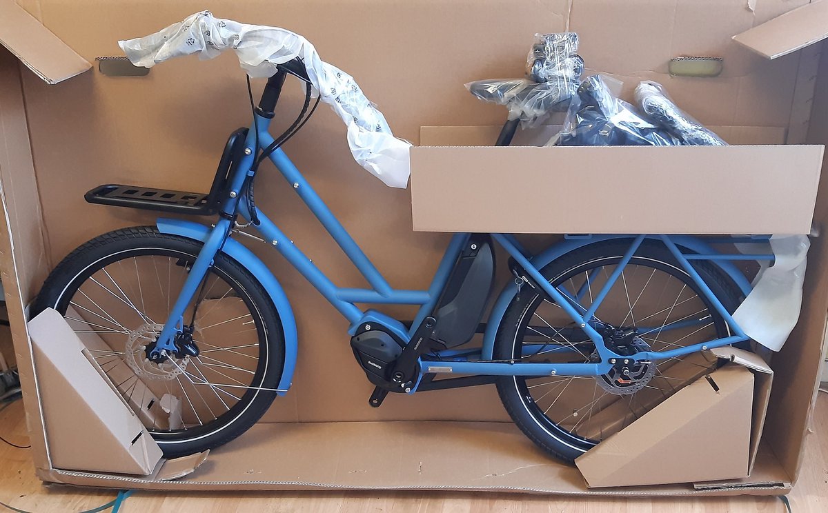 Unwrapping your next multi-purpose / car replacement cargo bike! Directly from manufacturers in Amsterdam and Milan to Scotland. Veloe Multi and UAs in stock. @CyclingEdin @edfoc @cargobikemovmnt @edi_dot_bike