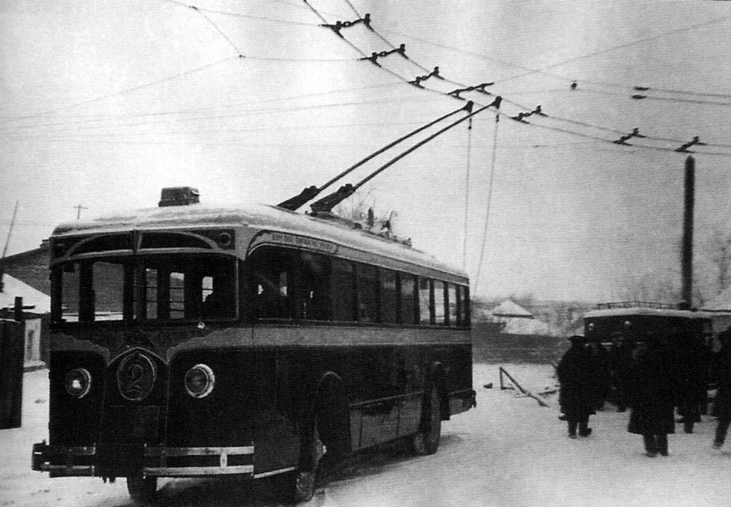 13.04.1902 в Петербурге проведены испытания 1-го в России троллейбуса, который называли «электрическим автомобилем».