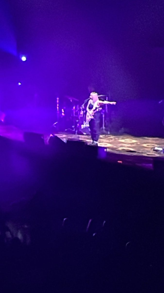 LenhamEmma's tweet photo. @JamesBlunt you were amazing!! And @LucySpraggs  @aoarena Manchester https://t.co/rzDqix0IIJ