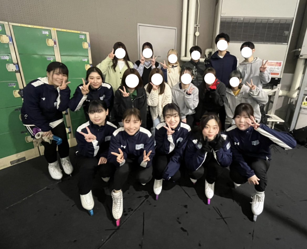 近大フィギュアスケート部です！！

13日の体験滑走、無事終了しました！！！
みなさん楽しんで滑ってくださり、こちらも嬉しかったです☺️✨
明日も体験滑走ございます！
【浪速アイススケート場 で10:00~13:00】

是非お声がけください🥺⛸️
#春から近大　#フィギュアスケート部