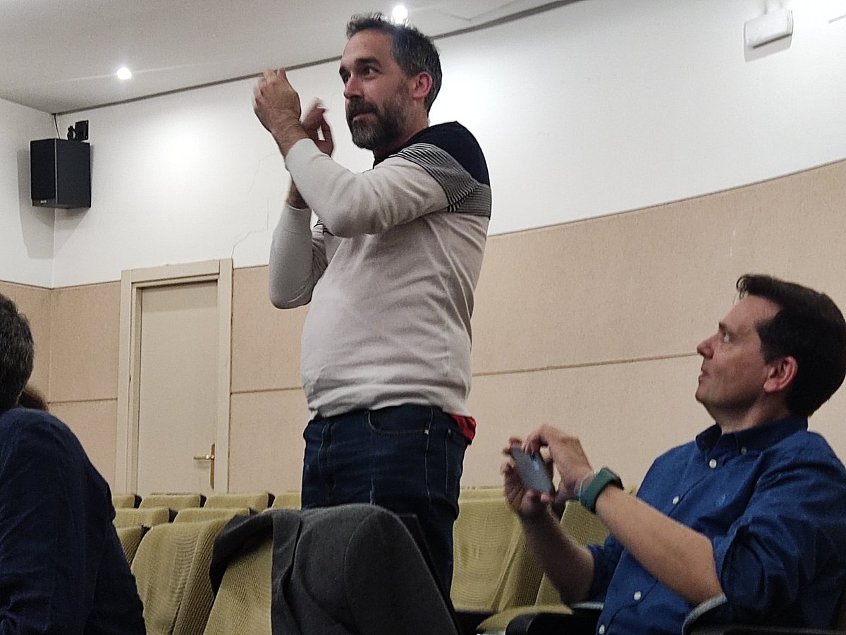 Comenzamos  #ConfianzaCreativa #SesiónCreer con <a href="/priqgonz/">pablo riquelme</a> <a href="/pedroortin/">Pedro Ortín Gómez</a> . Compañeros muy 🔝 y <a href="/chemamezquita/">Chema Mezquita</a> demostrando su inteligencia creativa