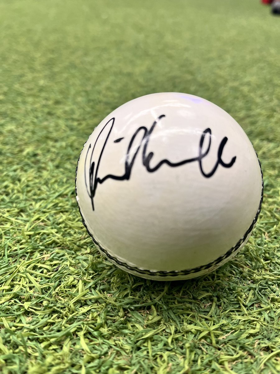 🚨 𝐂𝐎𝐍𝐓𝐄𝐒𝐓 𝐀𝐋𝐄𝐑𝐓 🚨 Which PBKS batter will hit the most sixes in #PBKSvRR ? 🤔 Follow us, RT this tweet, and reply using #IPLonJioCinema for a chance to win this signed ball by Anil Kumble 🤩 Entries close at 7:30 PM. *T&Cs Apply #TATAIPL