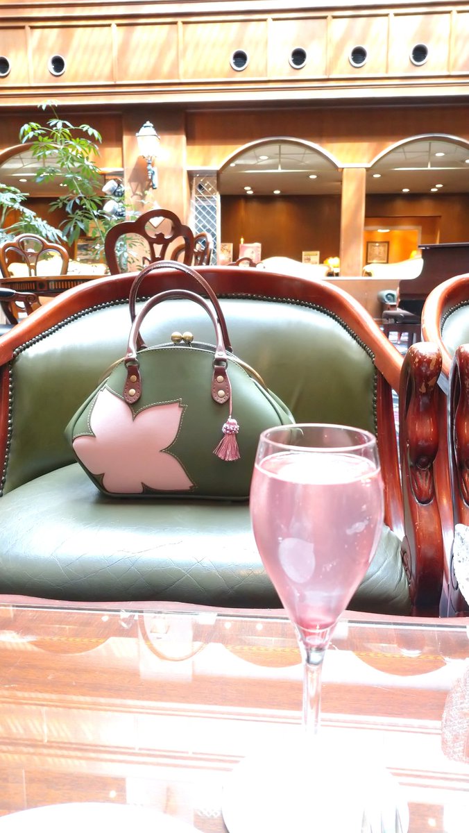 akisakura3's tweet photo. 桜餅バルドゥリちゃんをお供に、春のアフタヌーンティーへ。 https://t.co/R0RZyIPbnC